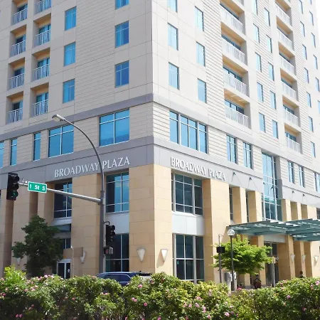 Broadway Plaza, Trademark Collection By Wyndham
